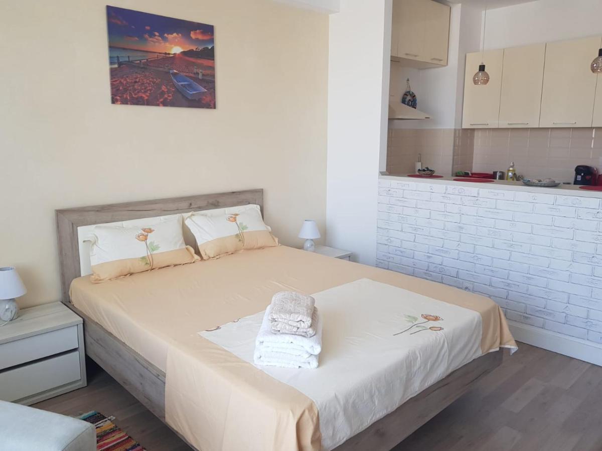 Апартаменты Estival Studio By Onix Blue Mamaia Nord Нэводари Экстерьер фото
